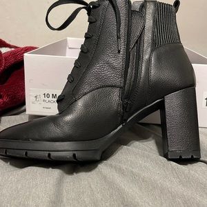 Size 10 women’s booties